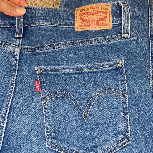 Levi’s 721 High Rise Skinny Ankle Jeans - Picture 8 of 8